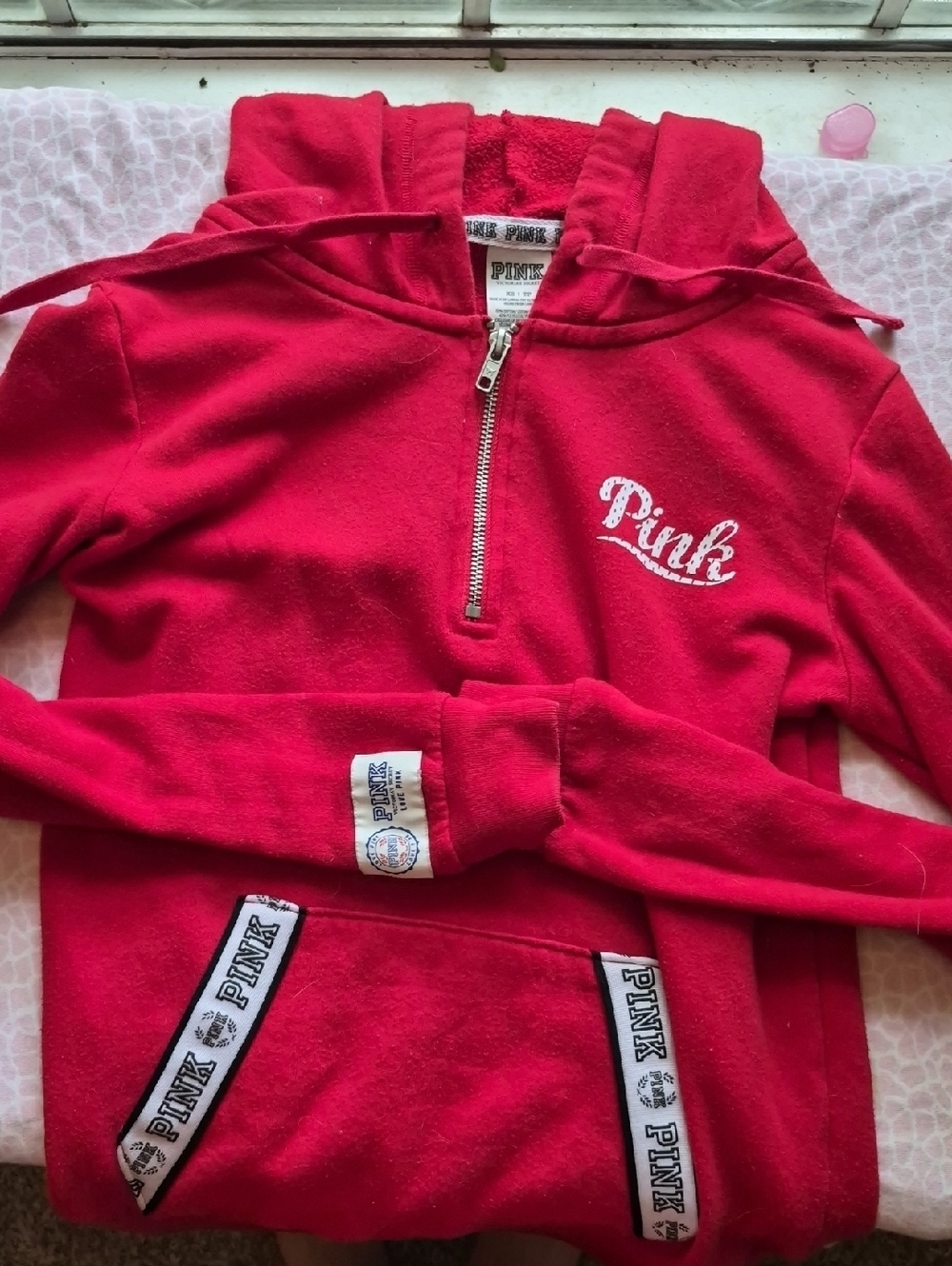 vintage vs pink 2000s jacket 🧁🐾